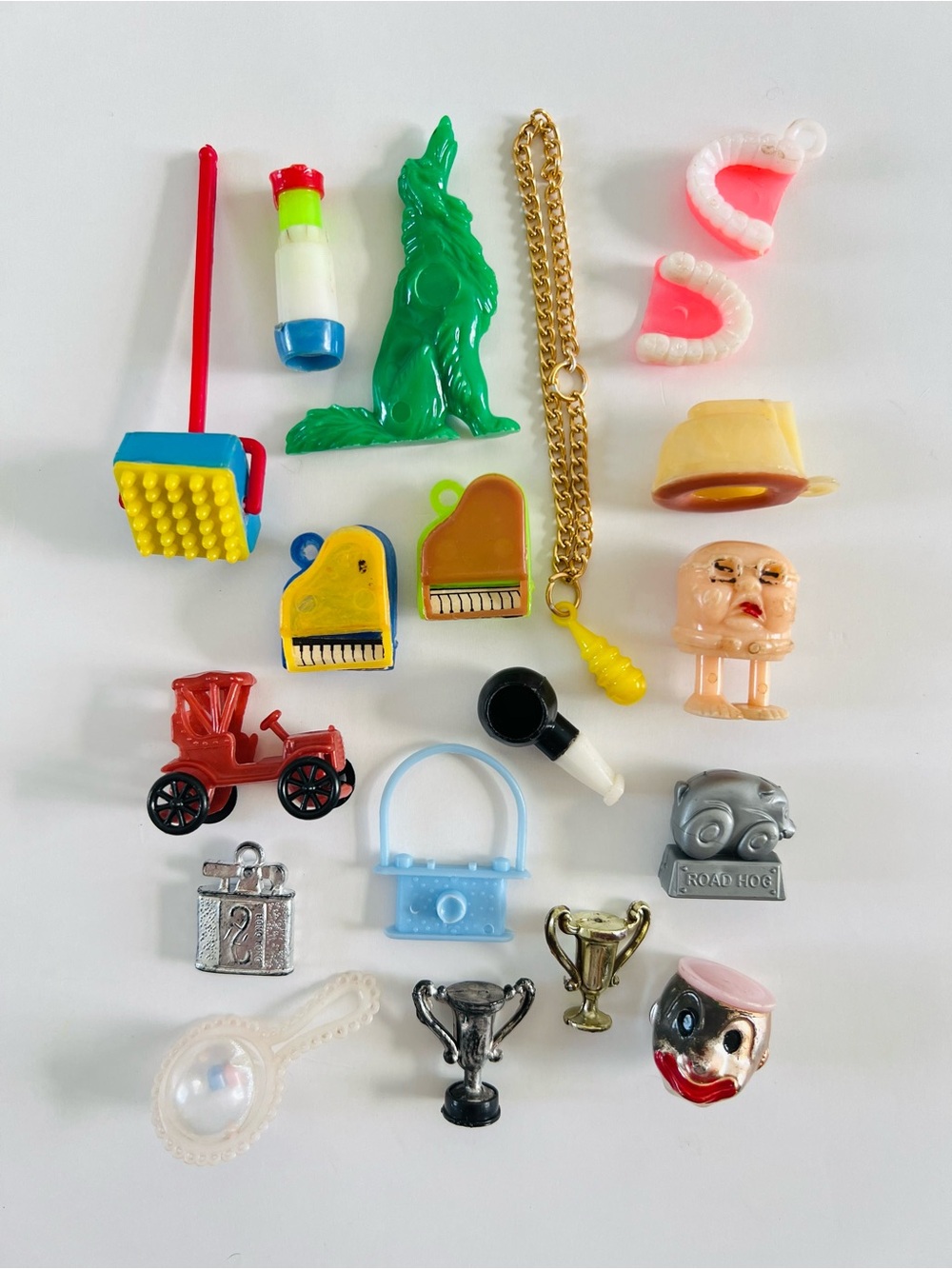 Random lot vintage Knick knacks/mini plastic charms/toys